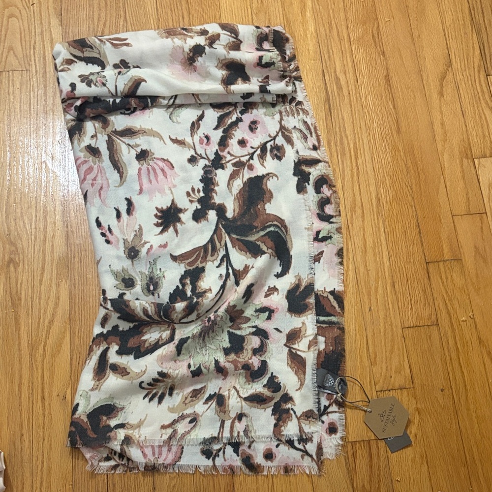 Vince Camuto Sustainable Floral Wrap
